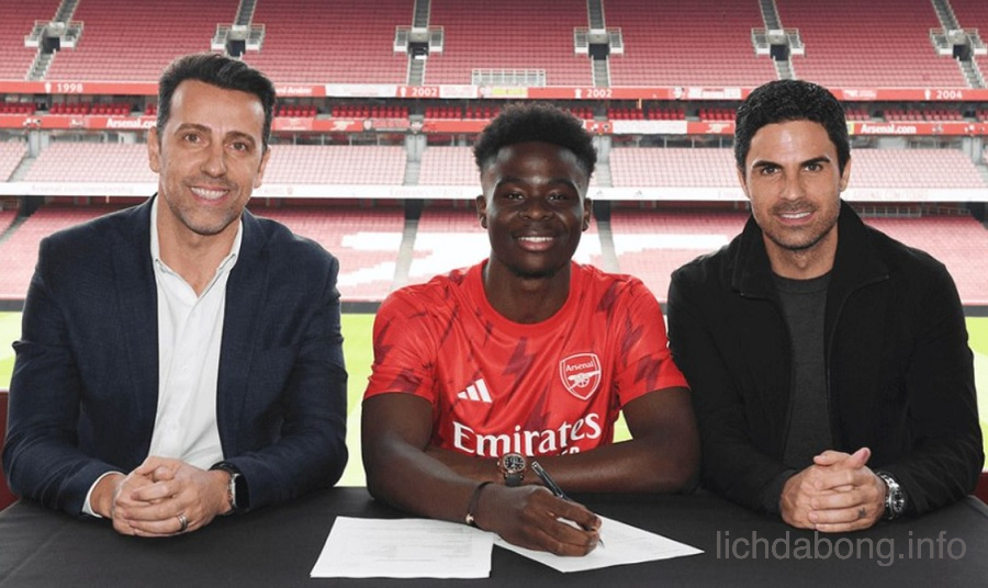 Arsenal ưu tiên giữ chân Saka cùng Saliba và Martinelli